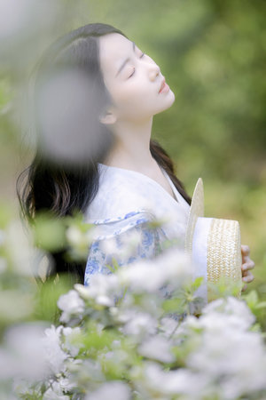 校花小雪与门卫老头(2)